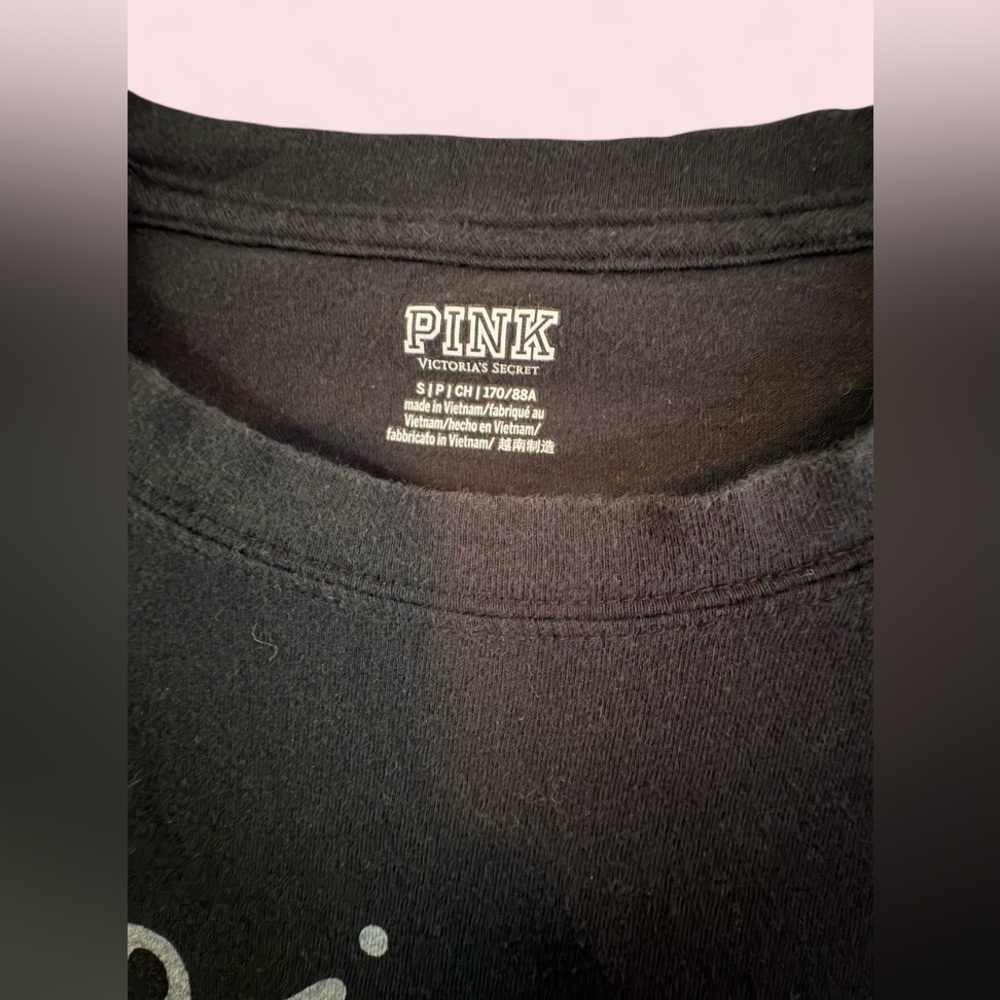 PINK Victoria’s Secret Black Long Sleeve Logo Graphic Tee Size Small - Picture 5 of 6